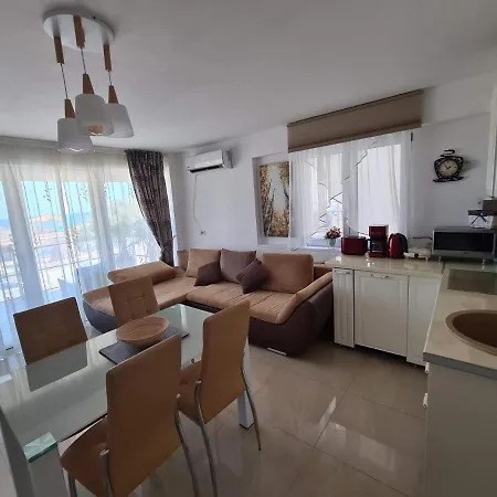 Briza Pe Promenada Apartment *