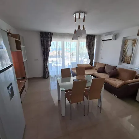 Briza Pe Promenada Apartment *